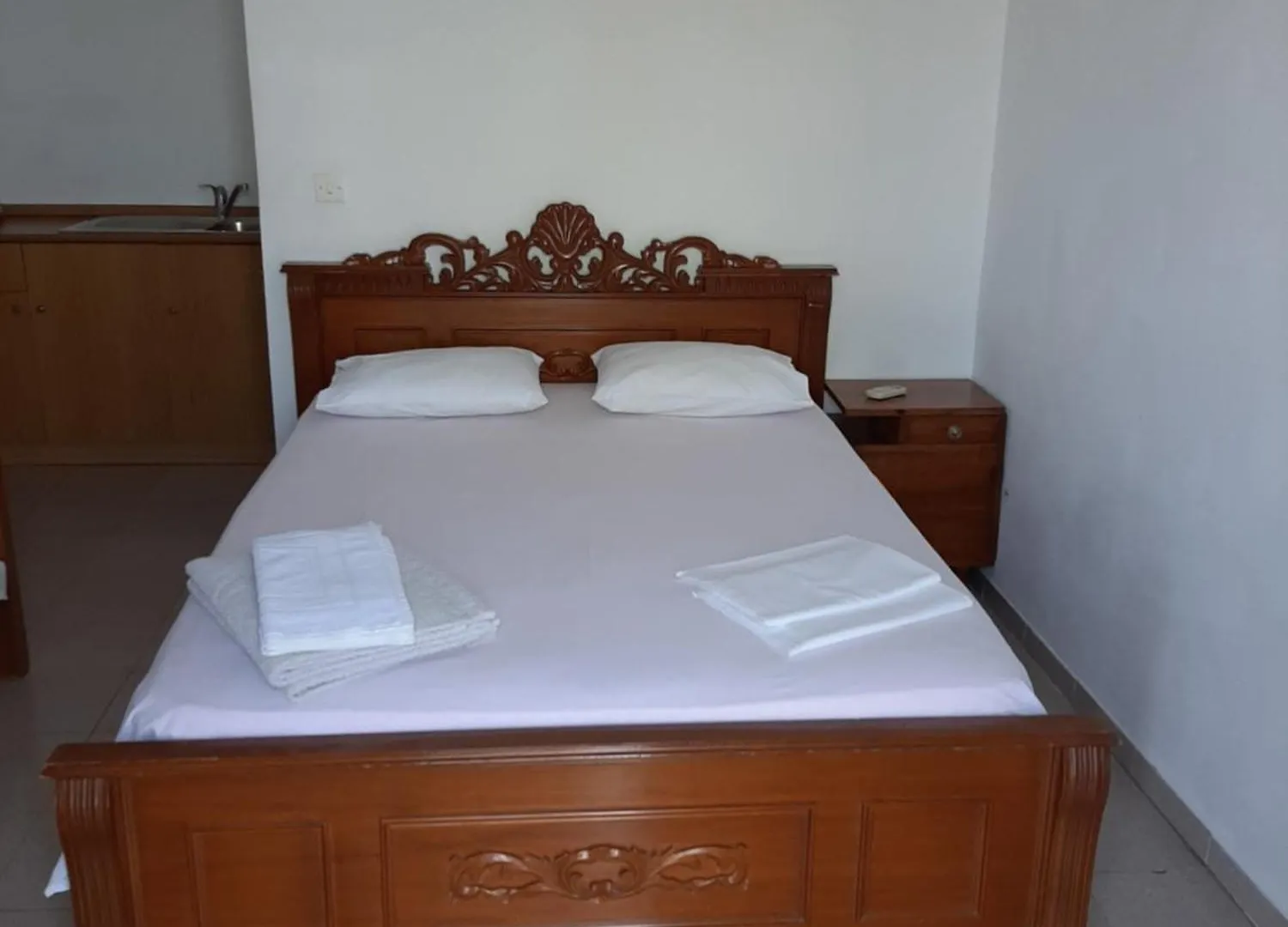 Bed & Breakfast Valentina Rooms Qeparo