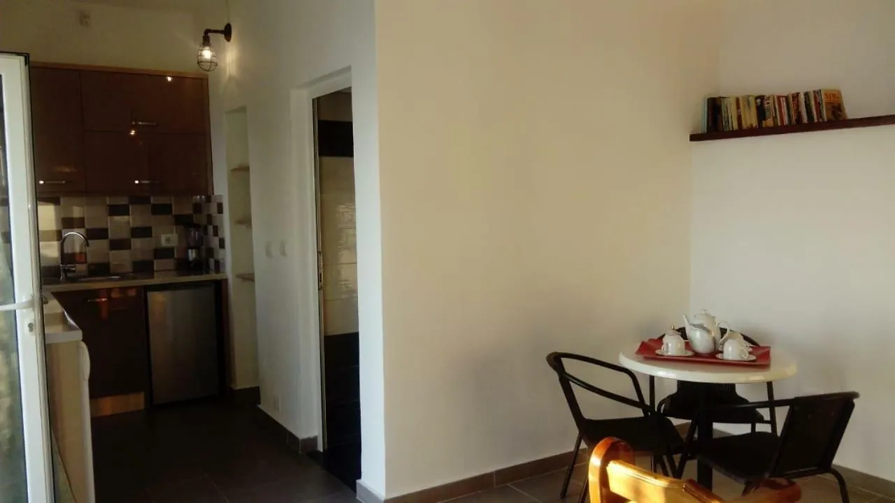 Valentina Rooms Qeparo