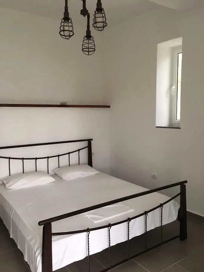 Bed & Breakfast Valentina Rooms Qeparo