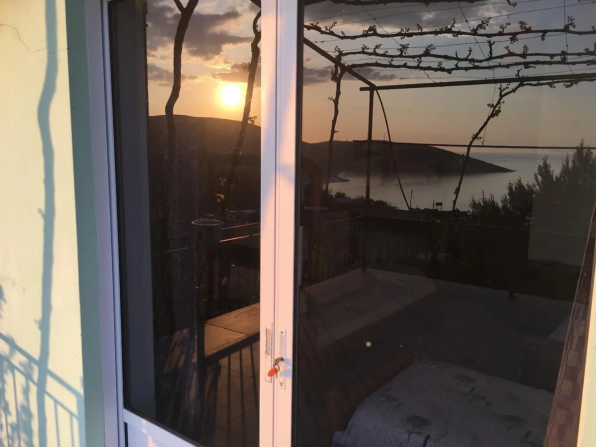 Valentina Rooms Qeparo Bed & Breakfast