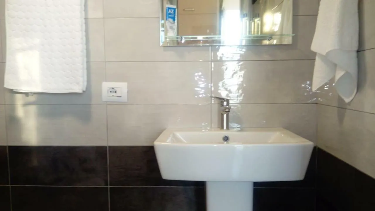 Bed & Breakfast Valentina Rooms Qeparo
