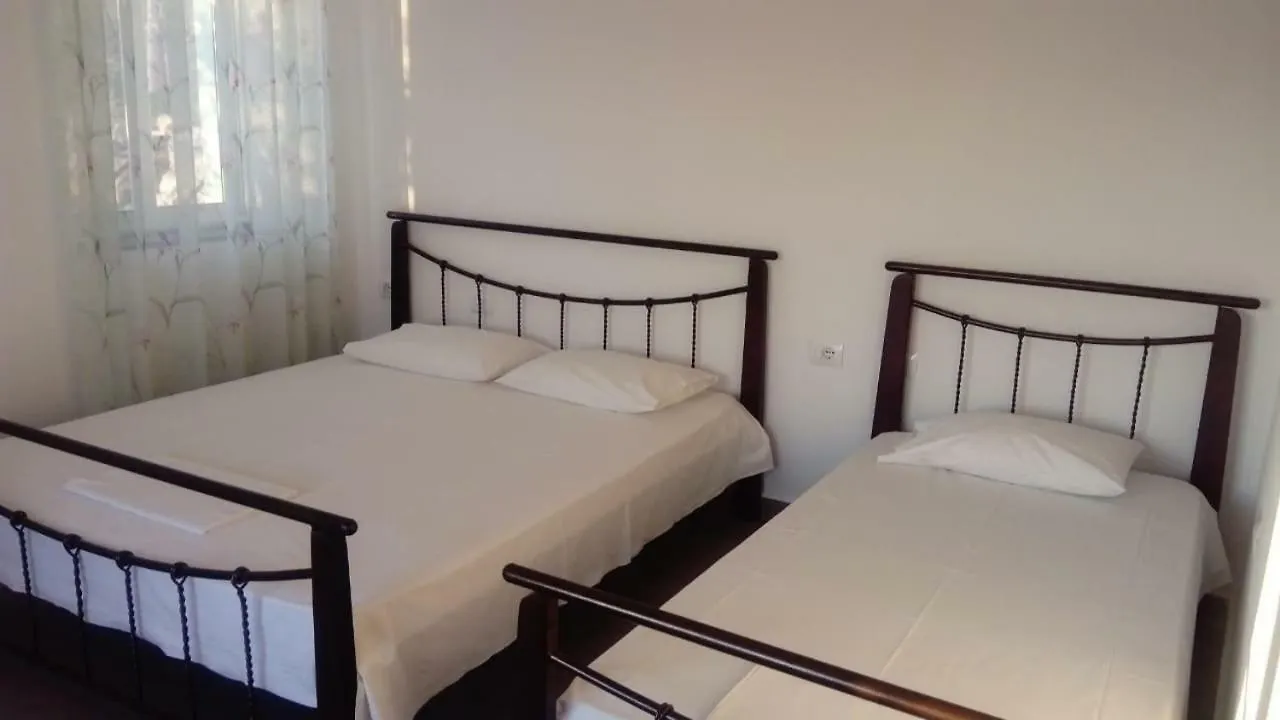 Bed & Breakfast Valentina Rooms Qeparo